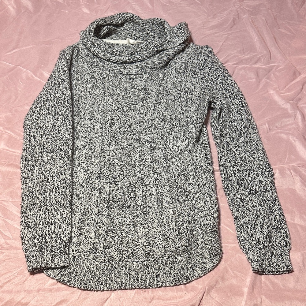 RD Style Black and White Cowl Neck Sweater